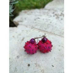 Pink és piros nemez fülbevaló