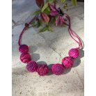 Bíbor és magenta színekkel díszített nemez nyakék 