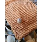 Óarany fényes fonalból horgolt tasak,raku kerámia gombbal