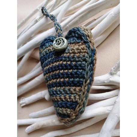 Horgolt levendula szív kék-bézs  fonalból