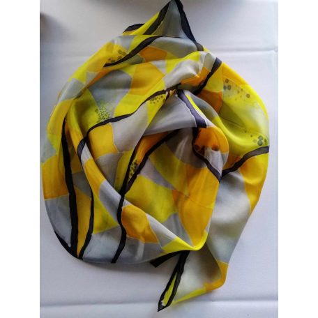 Kézi festésű valódi selyemkendő,sárga,szürke,fekete,fehér színben