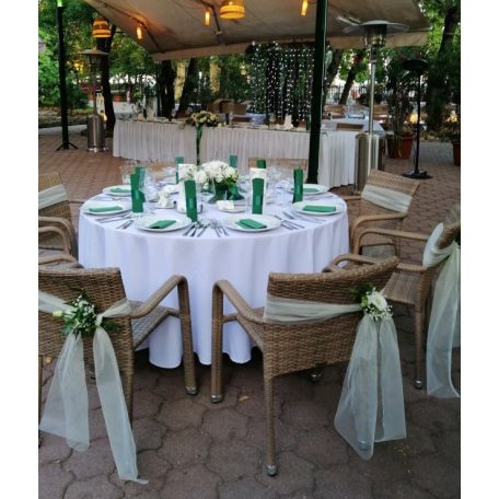  Laza angolos greenery menyasszonyi csokor  fehér virágokkal és zöldekkel