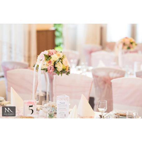 HAJNALKA -Menyasszonyi csokor púder virágokkal