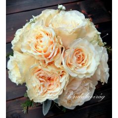 Barack színű angol rózsa menyasszonyi csokor