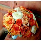 ALEXANDRA- Kerek menyasszonyi csokor narancs rózsafejekkel