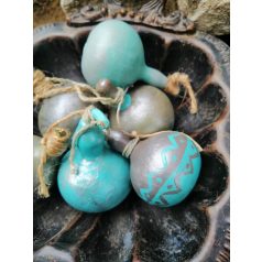 Festett dísztökök türkíz és bézs színben